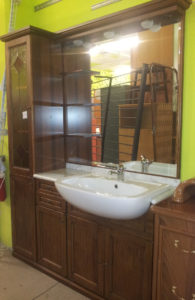 Mobile bagno con lavello e miscelatore cm.143 - € 219