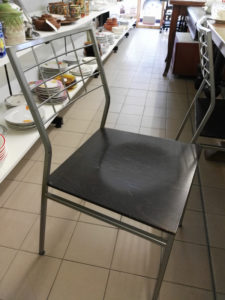 N.4 sedie in metallo con seduta legno 69 €