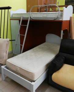 Letto a soppalco con secondo letto - € 179 (materassi esclusi)