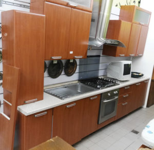 Cucina MODIFICABILE compresa di tutti gli elettrodomestici - € 629