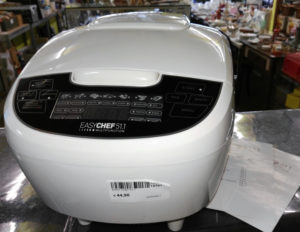 Robot da cucina 51 funzioni: 6 tipi di cottura programmabile fino a 24h prima 8 funzioni pre-programmate: riso, pane, pasta, pizza, torta, yogurt,  cottura rapida, cottura lenta € 44,90 